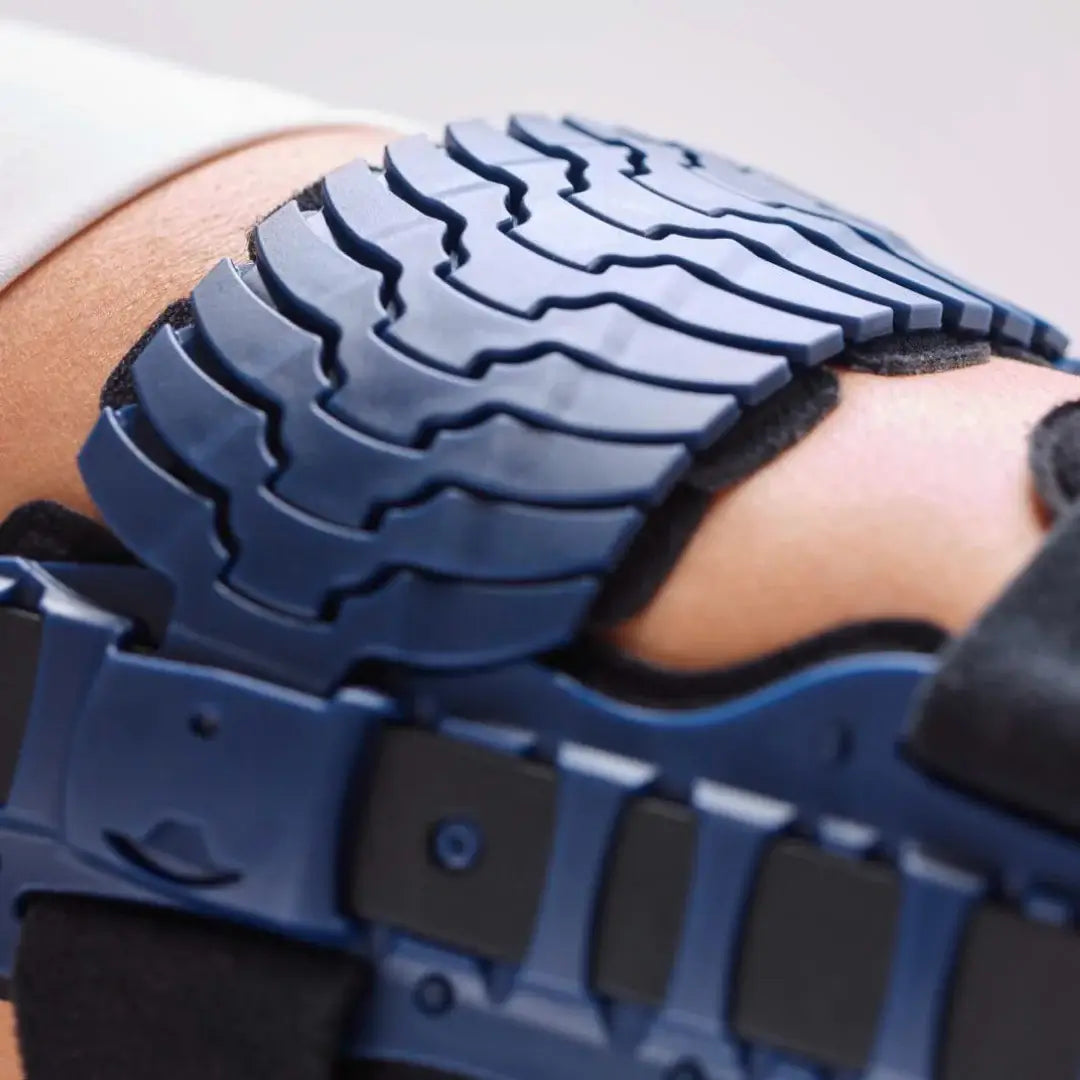 Bauerfeind SecuTec Genu Flex Knee Brace