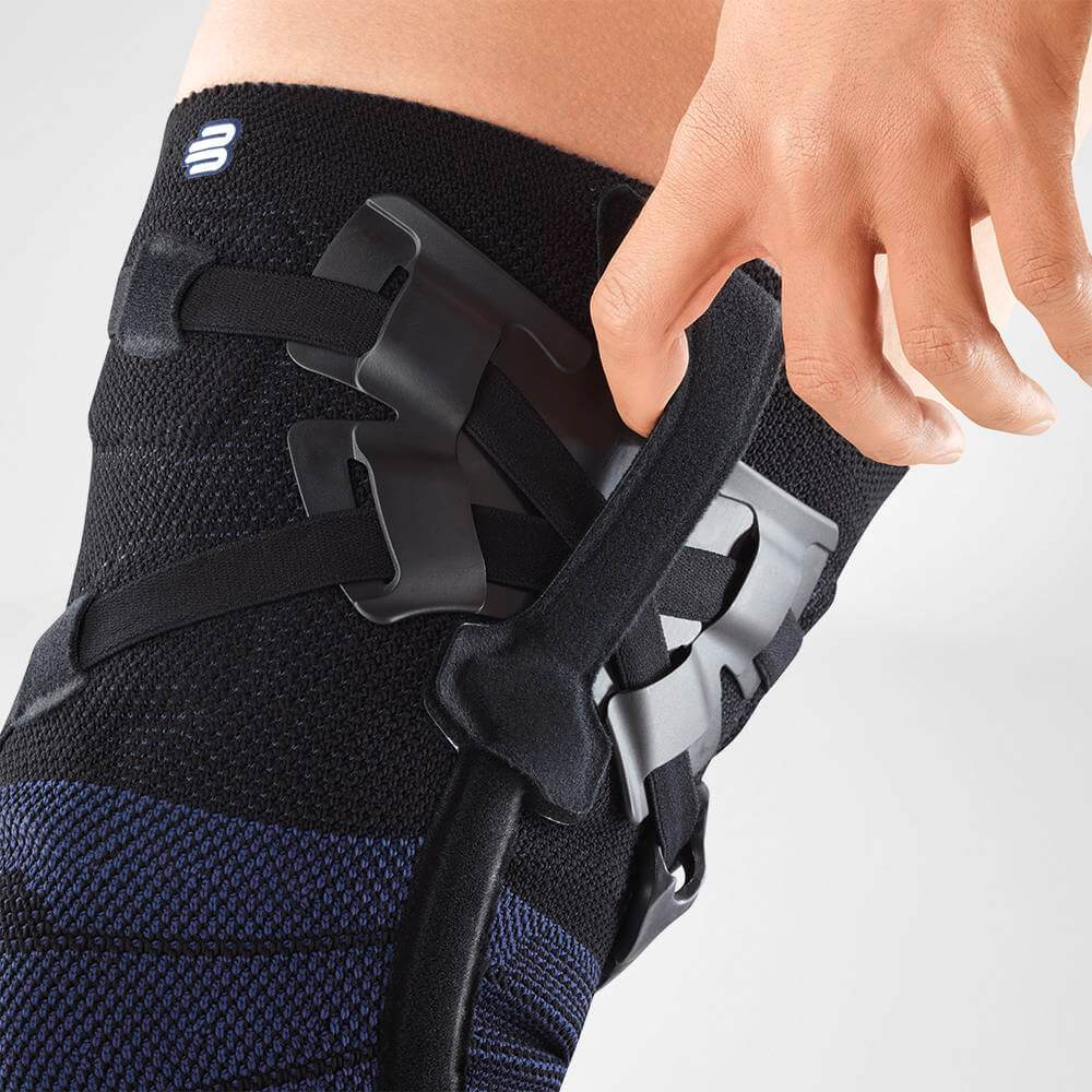 Bauerfeind GenuTrain OA Knee Brace
